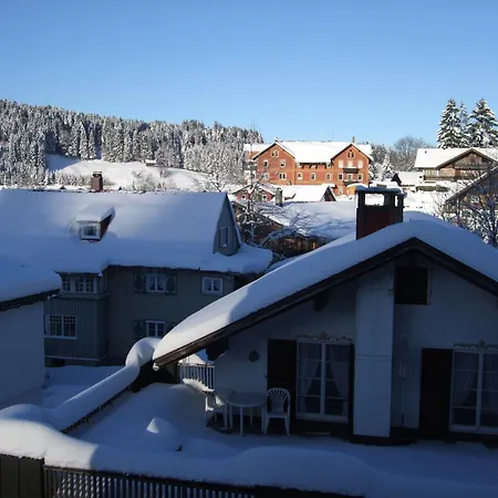 Allgaeu Vibes Oberstaufenplus Bei Rosi - Bahnhof & Bergblick Oberstaufen