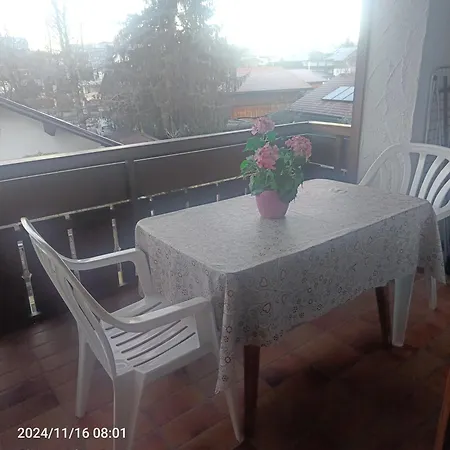 Apartment Allgaeu Vibes - Fusslaeufige Erreichbarkeit Vom Bahnhof, Echte Flatrate Fuer Internet Festnetz, Mit Aussicht, Wettergeschuetzter Balkon Oberstaufen