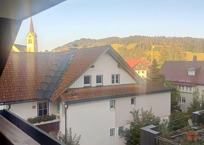 Апартаменты Allgaeu Vibes - Oberstaufenplus, Zugang Bahnhof, Mit Aussicht, Wettergeschuetzter Balkon Оберштауфен