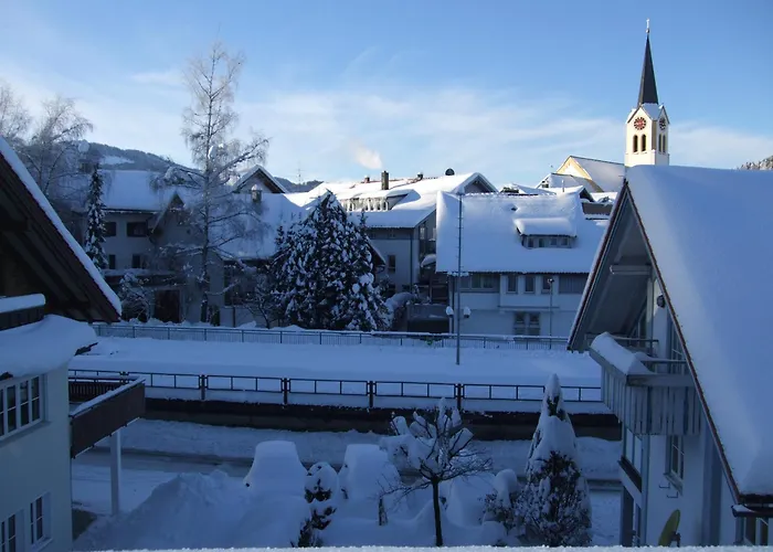 شقة Allgaeu Vibes - Oberstaufenplus, Zugang Bahnhof, Mit Aussicht, Wettergeschuetzter Balkon